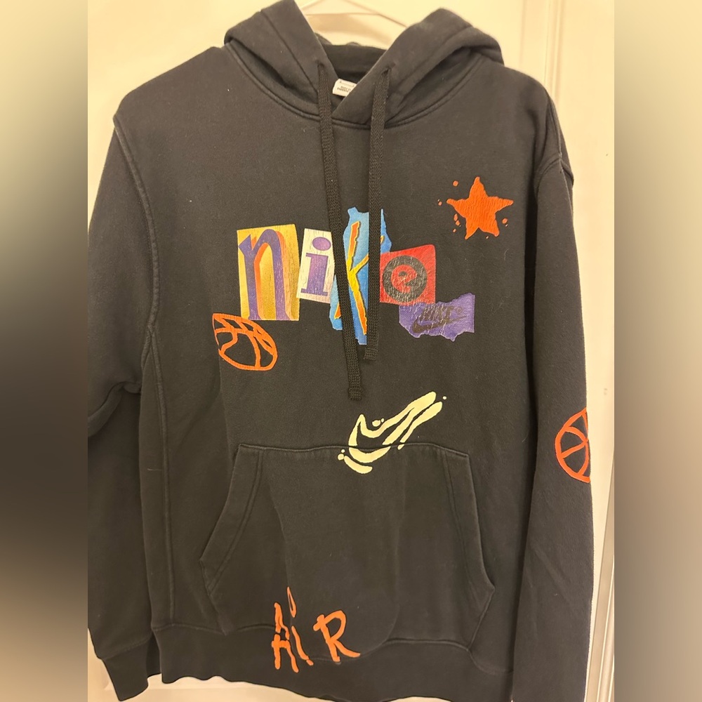 Nike Men's Graphic Hoodie in Black with Multicolor Accents